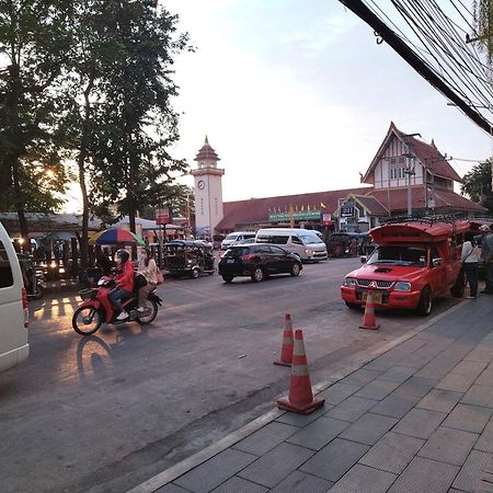 Supanich Condo Opposite The Train Station Chiangmai Чиангмай Екстериор снимка