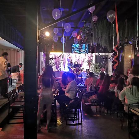 Supanich Condo Opposite The Train Station Chiangmai Чиангмай Екстериор снимка