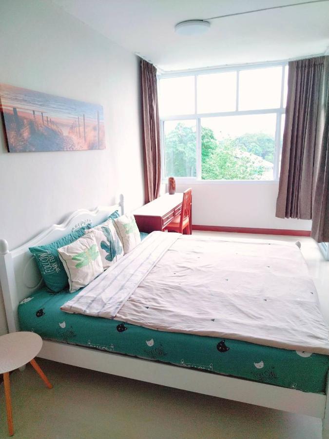 Supanich Condo Opposite The Train Station Chiangmai Чиангмай Екстериор снимка