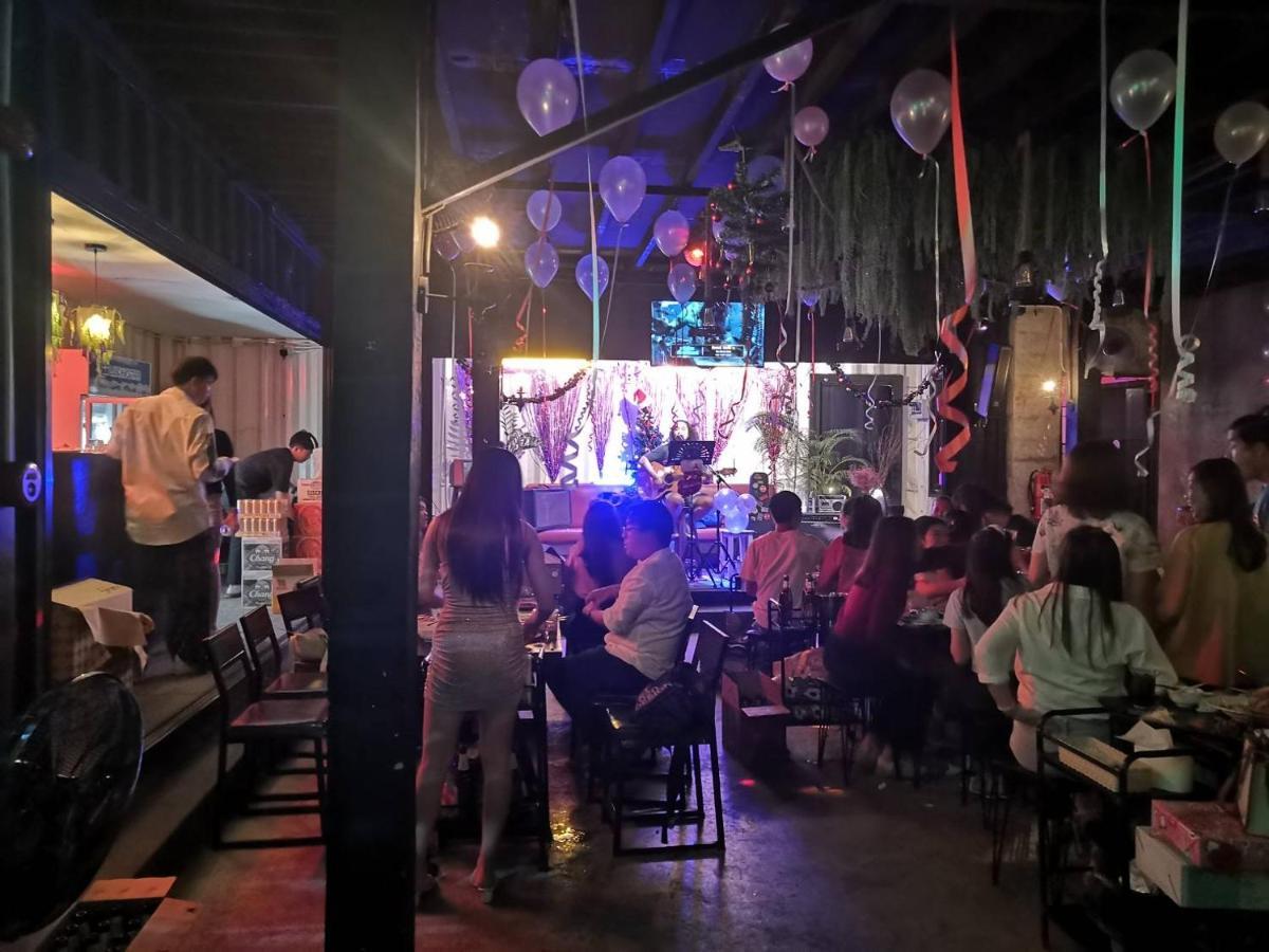 Supanich Condo Opposite The Train Station Chiangmai Чиангмай Екстериор снимка