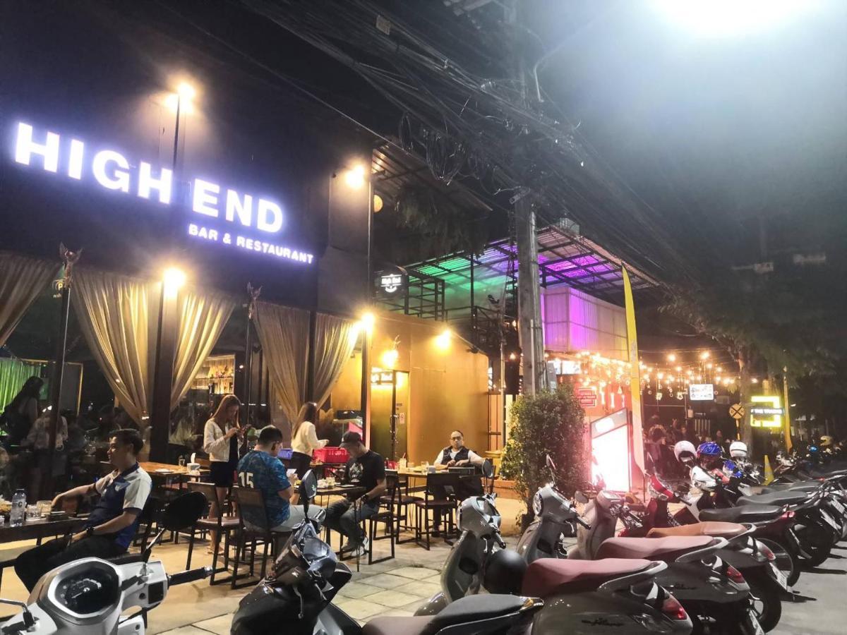 Supanich Condo Opposite The Train Station Chiangmai Чиангмай Екстериор снимка