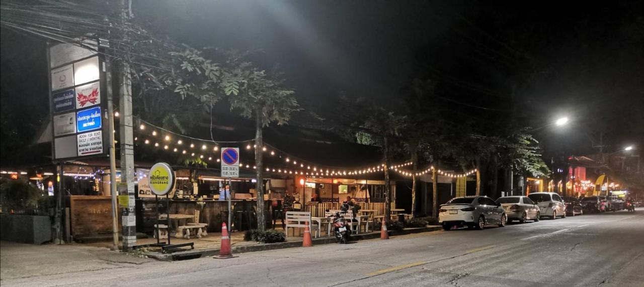 Supanich Condo Opposite The Train Station Chiangmai Чиангмай Екстериор снимка